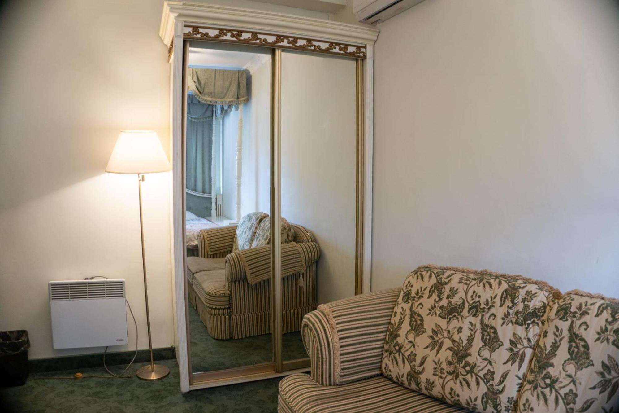 Royal City Hotel Kiev Exterior foto