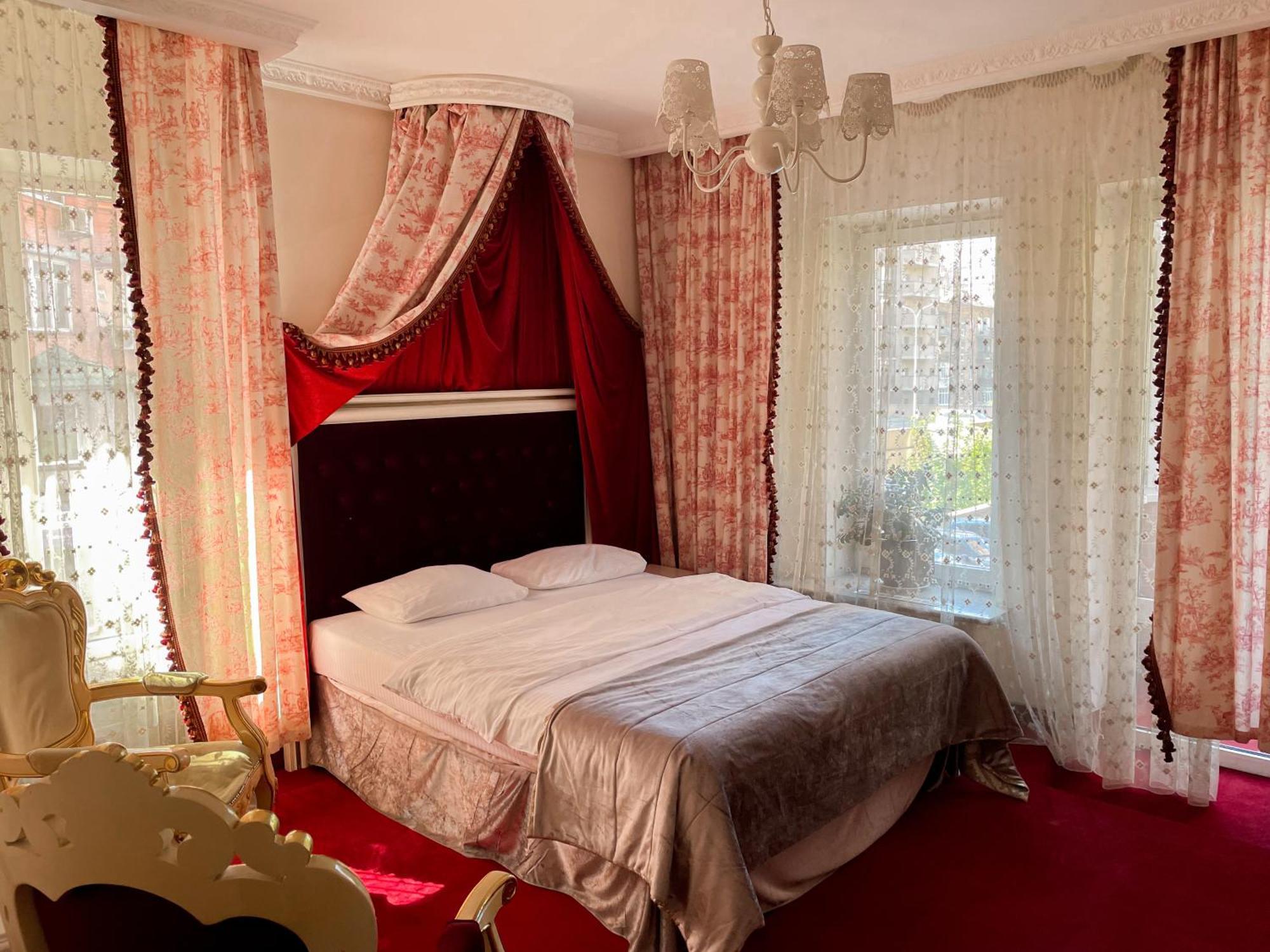 Royal City Hotel Kiev Exterior foto