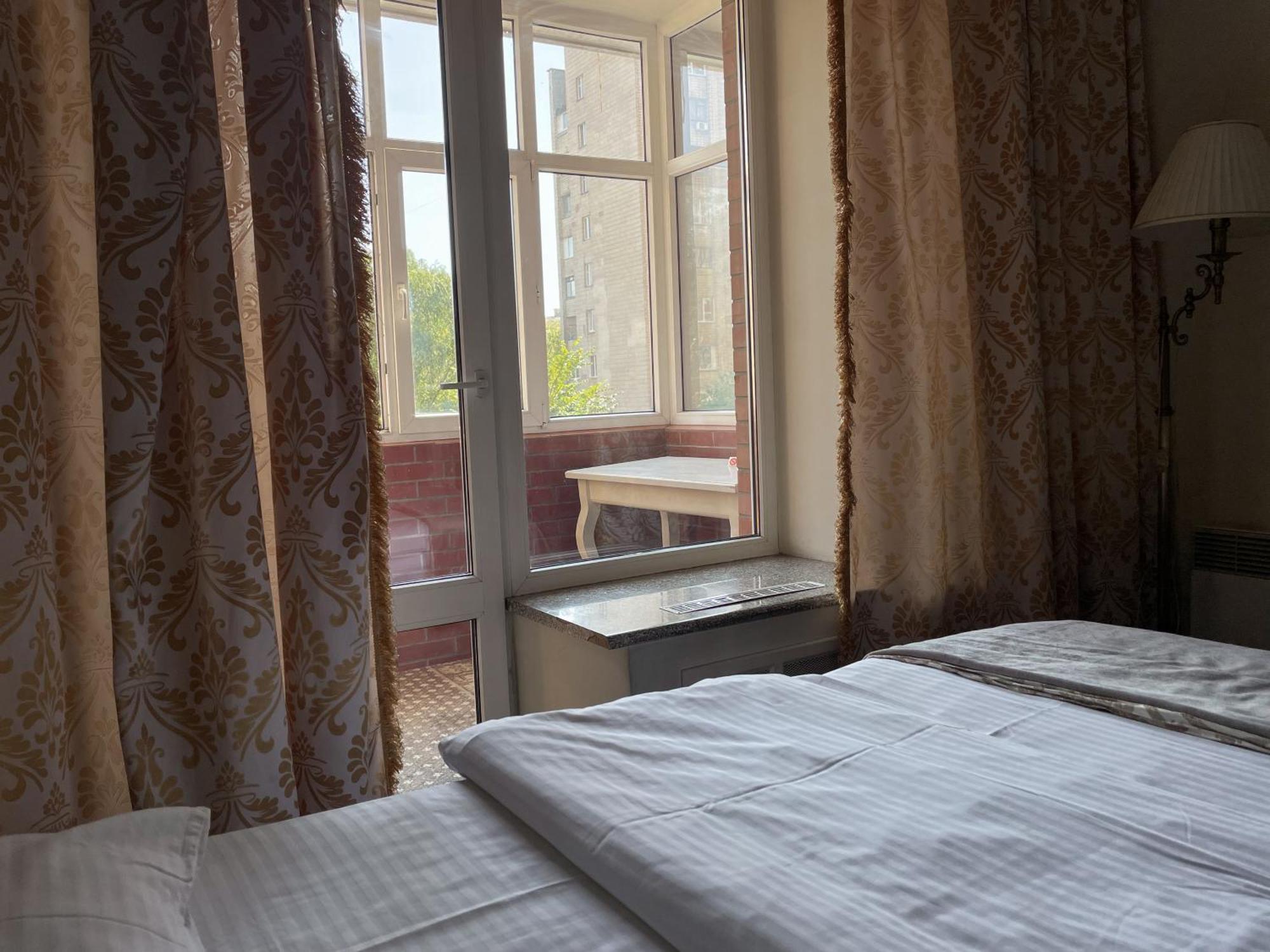 Royal City Hotel Kiev Habitación foto
