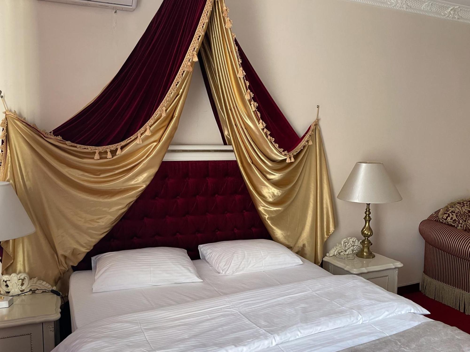 Royal City Hotel Kiev Exterior foto